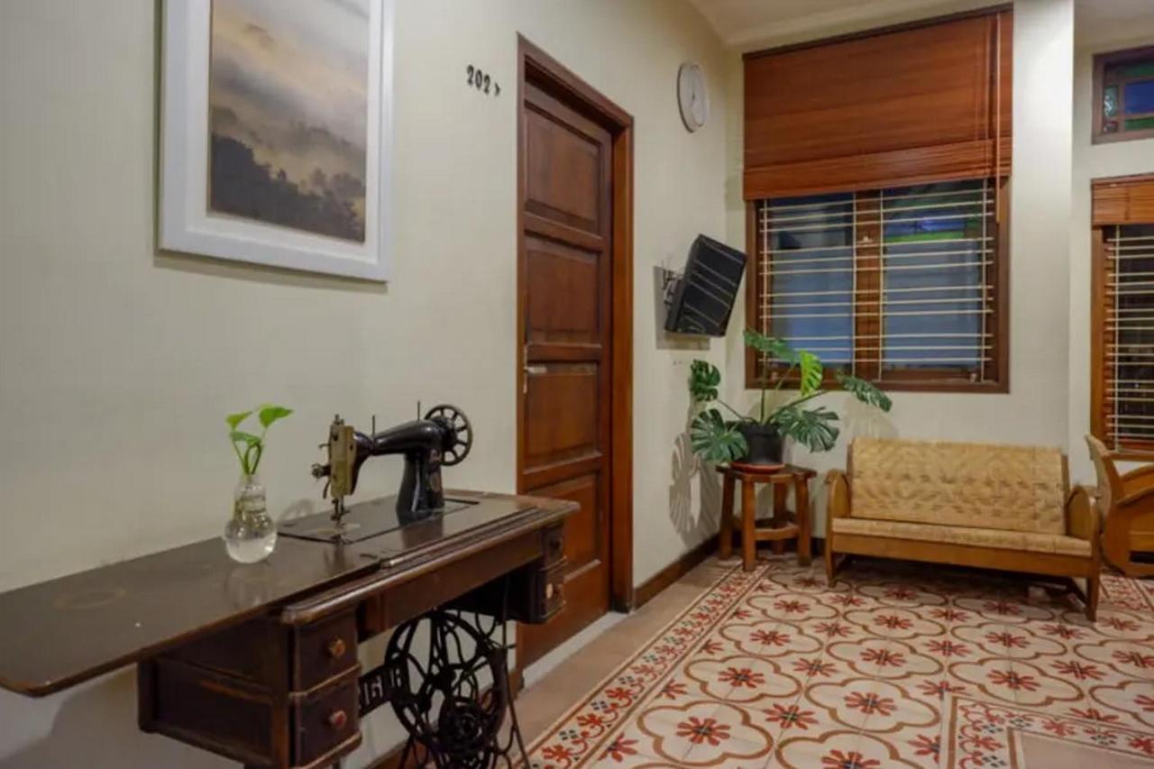 Urbanview Rumah Kandjani Yogyakarta Kejayan Extérieur photo